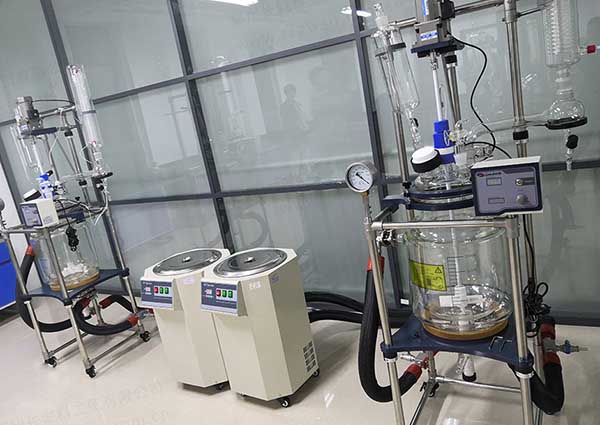 高硼硅玻璃反應釜的和普通反應釜的區別