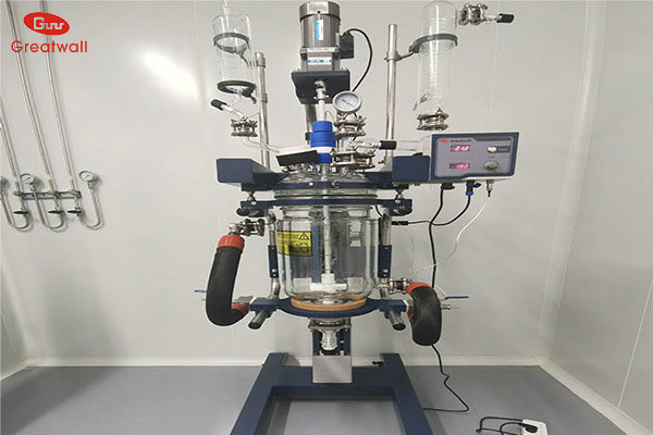 雙層玻璃反應(yīng)釜各部件使用材料及特點