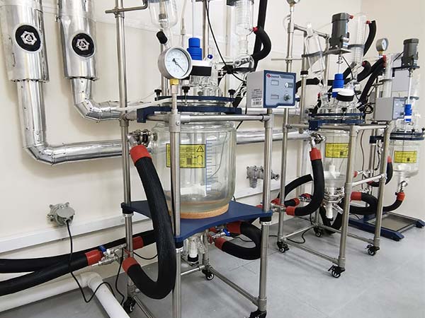 玻璃反應釜使用過程中不能抽真空怎么辦?